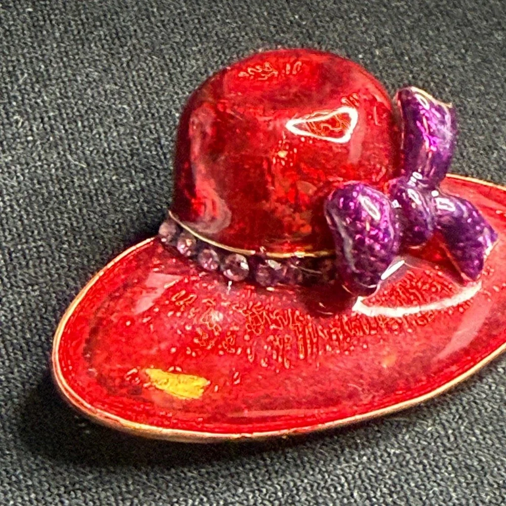 Vintage Red Hat Brooch Pin w/ Purple Bow | Enamel Statement Piece |‎ Retro Chic